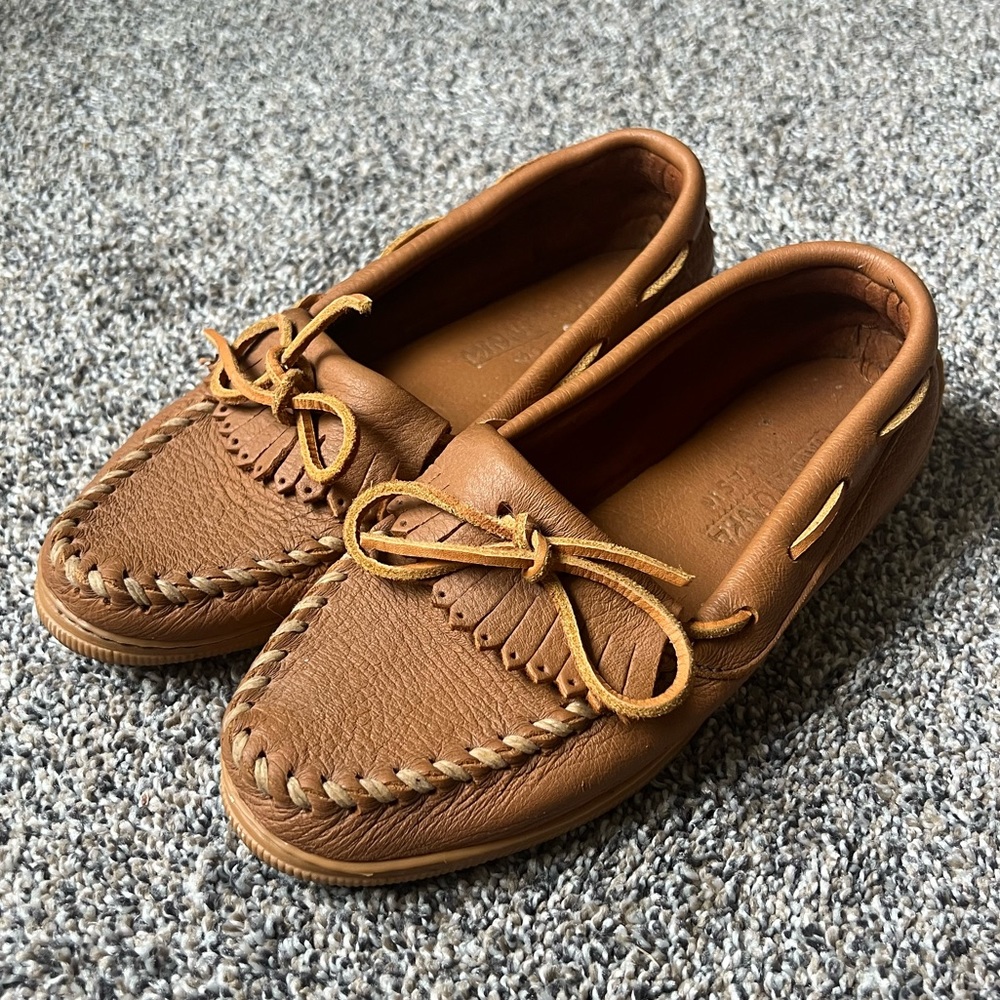 Minnetonka classic moccasin 7.5 Like New!